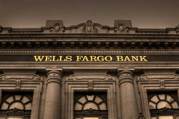 Американский банк Wells Fargo выплатит 110 миллионов долларов неустойки за открытие счетов клиентам без их разрешения.