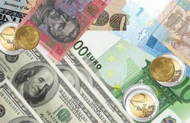 По состоянию на февраль 2017 года валютой, пользующейся наибольшим доверием жителей Украины, является доллар США – именно в этой валюте, по мнению относительного большинства украинцев (41%), сейчас наиболее выгодно и безопасно хранить свои денежные сбереж
