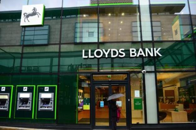 Lloyds Lloyds Banking Group планирует задействовать мобильные филиалы в виде офисов-фургонов и открыть 20 флагманских филиалов, на подобии Apple Store.