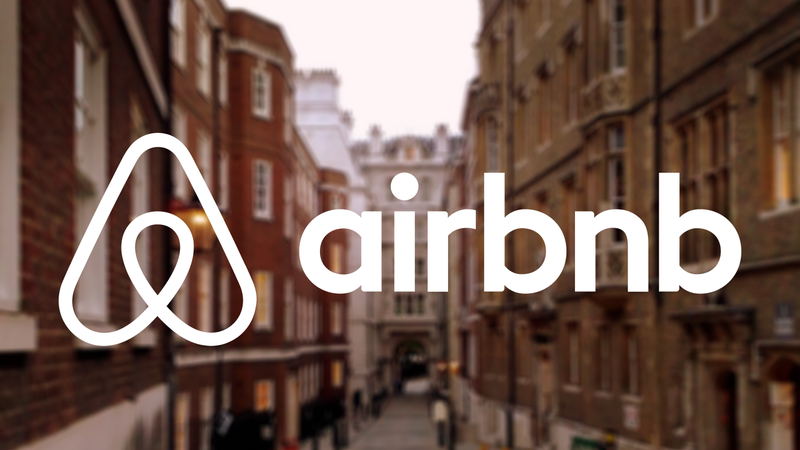 Сервис бронирования жилья Airbnb ликвидировал свое подразделение в России.