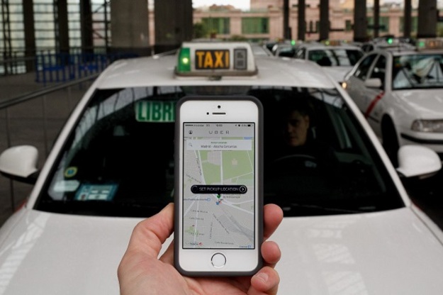 Международный сервис такси Uber зафиксировал скорректированный убыток в размере $2,8 млрд в 2016 году при выручке в размере $6,5 млрд.