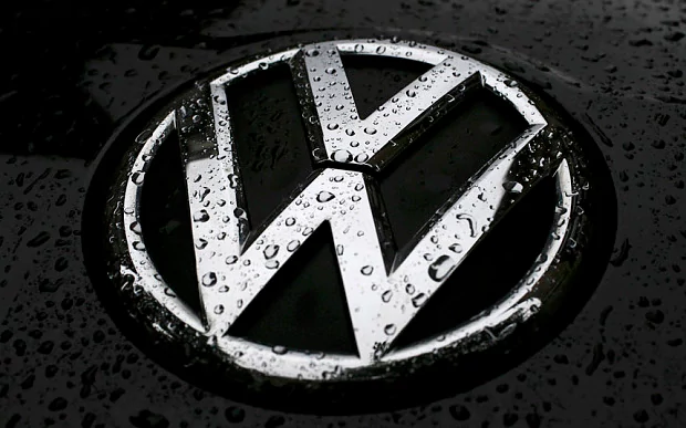Федеральный суд США обязал немецкий автоонцерн Volkswagen выплатить $2,8 млрд штрафов по уголовному делу о фальсификации данных о вредных выбросах дизельных автомобилей производителя.