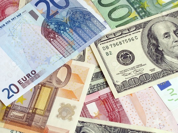 Курс евро продолжает повышаться относительно доллара США после завершения первого тура президентских выборов во Франции, который обошелся без неприятных сюрпризов.