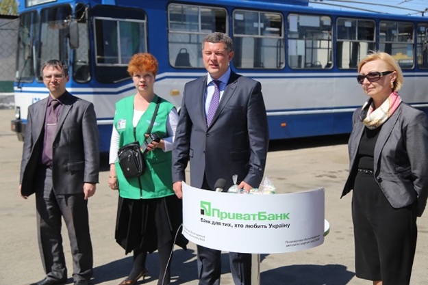 Городское коммунальное предприятие «Херсонэлектротранс» и Херсонский филиал ПриватБанка установили POS-терминалы в троллейбусах Херсона.