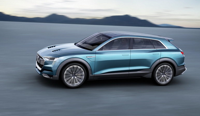 В следующем году Audi выпустит первый полностью электрический автомобиль, созданный базе концептуальной модели E-Tron Quattro Concept, который составит конкуренцию Tesla Model 3.