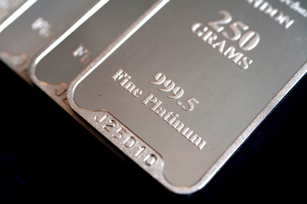 Королевский монетный двор Великобритании впервые выпускает на рынок платиновые инвестиционные продукты.