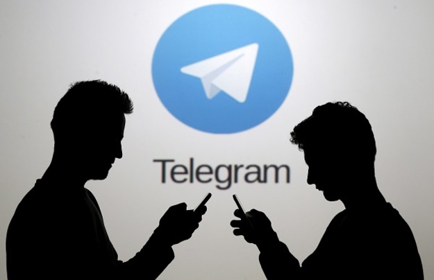 В мессенджере Telegram появился бот (@telefeedbot), дублирующий новостную ленту ВКонтакте.
