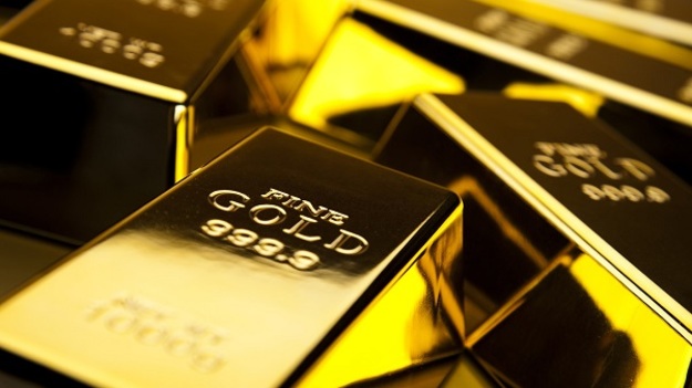 Стоимость золота растет в пятницу вечером на фоне удешевления американской валюты.