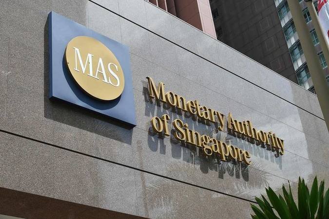 Центральный Банк и финансовый регулятор Сингапура (MAS) работает с группой национальных банков, консалтинговой компанией Deloitte и консорциумом R3 над созданием «цифрового сингапурского доллара» — инициативы Project Ubin.