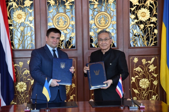 Министр иностранных дел Павел Климкин с министром иностранных дел Таиланда Доном Прамудвинаем подписали торговое соглашение между странами.
