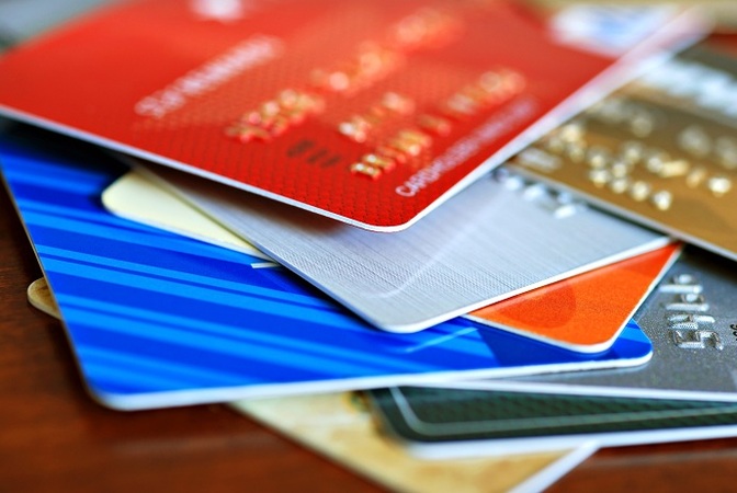 Із кредитними картками від Райффайзен Банку Аваль клієнти не тільки отримують додаткові кошти для щоденних розрахунків, здійснення омріяних покупок, а також беруть участь у програмах лояльності, та мають можливість отримати додатковий прибуток.