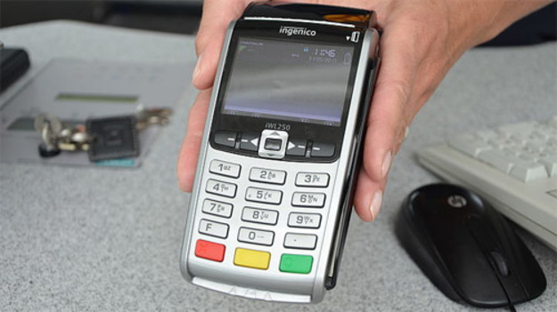 Lufthansa начала прием чиповых банковских карт, карт системы girocard и совместимых цифровых кошельков для оплаты дополнительных услуг на стойках регистрации или у выхода на посадку.