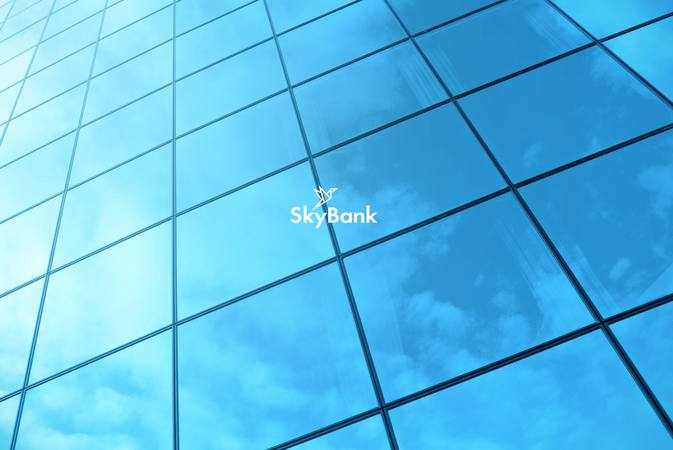 Казахстанский инвестор выкупил универсальный Регион-Банк с 26-летним опытом на украинским рынке, переименовав его в Sky Bank и сделав акцент в развитии на IT решения.