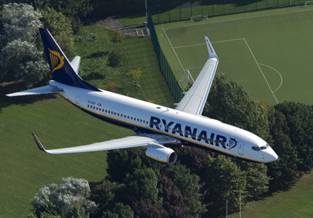 На сайте крупнейшего в мире лоукост-авиаперевозчика Ryanair пропала возможность купить билеты на рейсы в и из Украины.