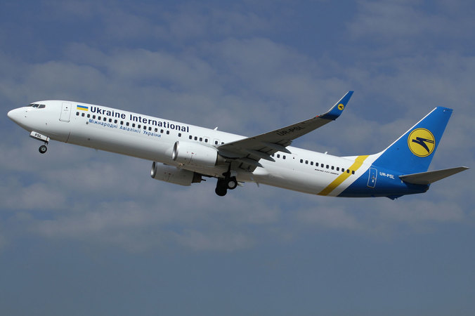 Авиакомпания «Международные авиалинии Украины»  не намерена сворачивать введенную в мае программу лоукост-тарифов после того, как сорвался заход лоукостера Ryanair в Украину.