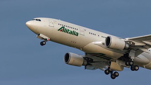 Ирландский лоукостер Ryanair подал заявку о покупке итальянской авиакомпании руководству Alitalia, которая запустила процедуру банкротства.