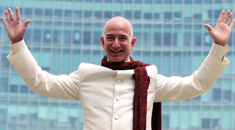 Основатель Amazon Джефф Безос стал богатейшим бизнесменом мира по версии Forbes.