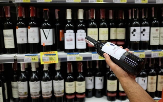 Правительство повысило минимальные розничные цены на алкоголь.