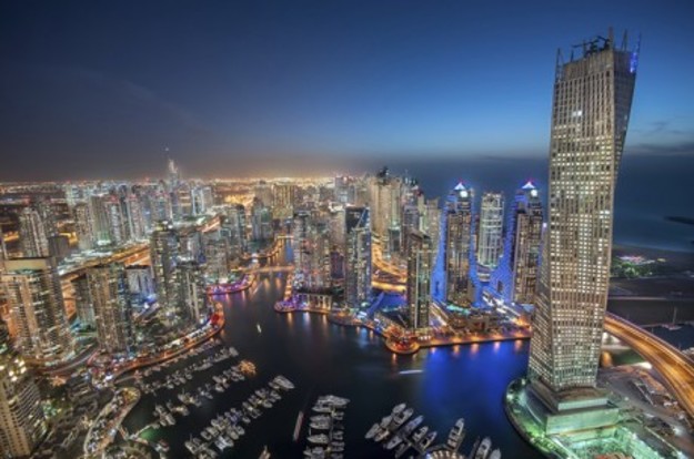 Арабские Эмираты начали неофициальный бойкот западных банков, в которых значительными долями владеет Катар.