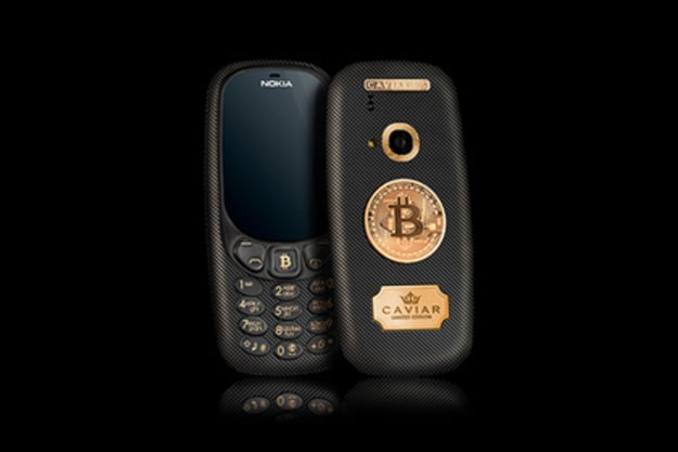 Компания Caviar, специализирующаяся на отделке смартфонов и других гаджетов, представила коллекцию Tesoro («Достояние») на основе телефона Nokia 3310.