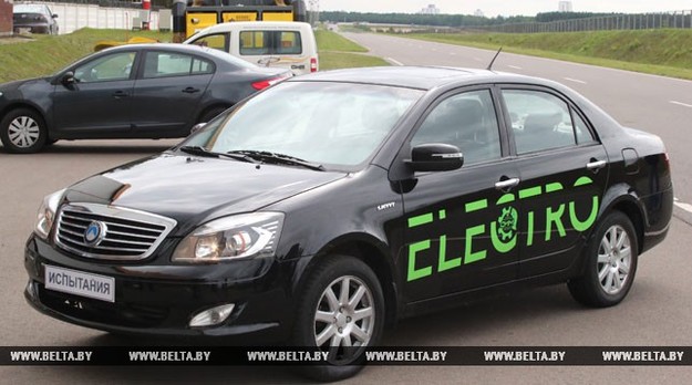 Национальная академия наук Беларуси презентовала первый белорусский электромобиль.