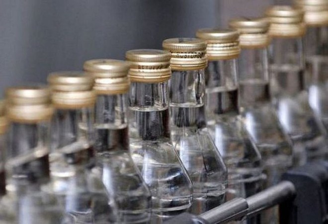 Производство водки с содержанием спирта менее 45,4% в Украине в январе-июле 2017 года сократилось на 18,9% по сравнению с аналогичным периодом 2016 года — до 7,3 млн декалитров, производство коньяка и бренди сократилось на 19,4% — до 1,05 млн декалитров.