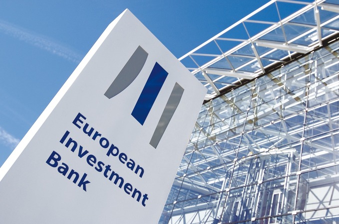Европейский инвестиционный банк (ЕИБ) изучает возможность представления Украине кредита для вложения инвестиций в инфраструктуру, связанную с безопасностью дорог в Киеве, Одессе, Львове, Днепре и Харькове.
