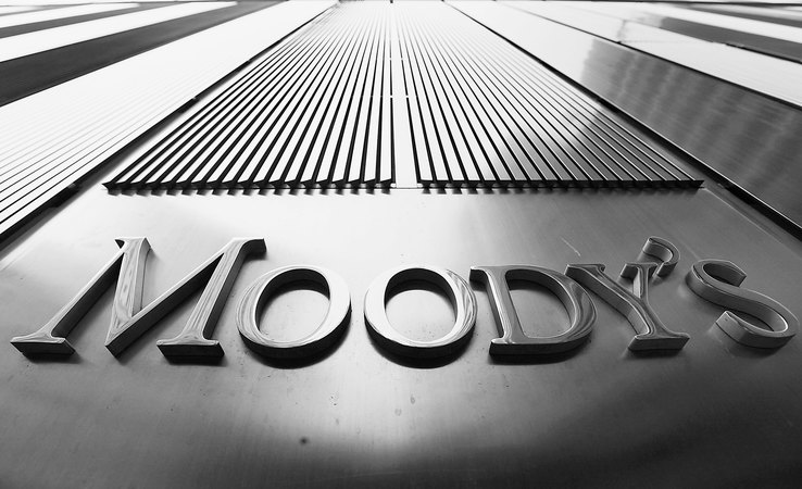 27 августа стало известно о том, что рейтинговое агентство Moody’s Investors Service повысило кредитный рейтинг Украины в национальной и иностранной валюте на одну ступень – до отметки Caa2, а также поменяло прогноз со стабильного на положительный.