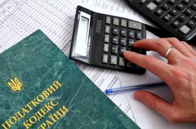 В Украине после повышения минимальной зарплаты количество новых плательщиков единого социального взноса (ЕСВ) увеличилось на 400 тысяч.
