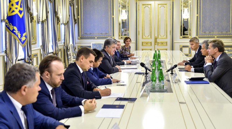 Президент України Петро Порошенко зустрівся з першим заступником директора-розпорядника МВФ Девідом Ліптоном.