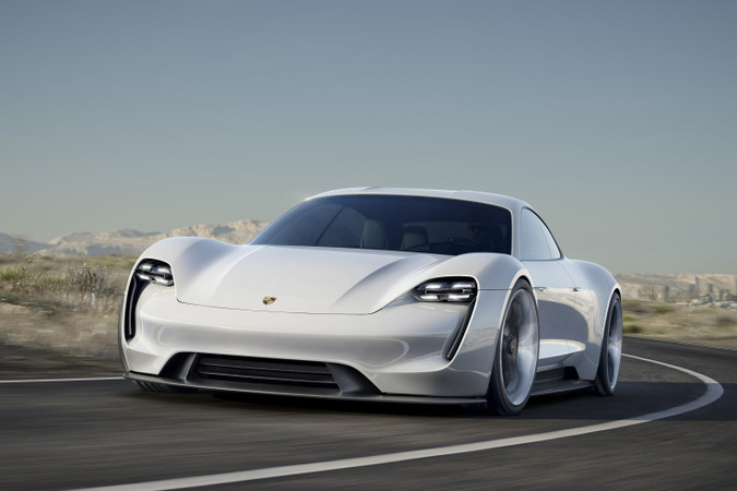 Первый полностью электрический автомобиль Porsche поступит в продажу в конце 2019 года по цене Porsche Panamera (с $80 тыс.