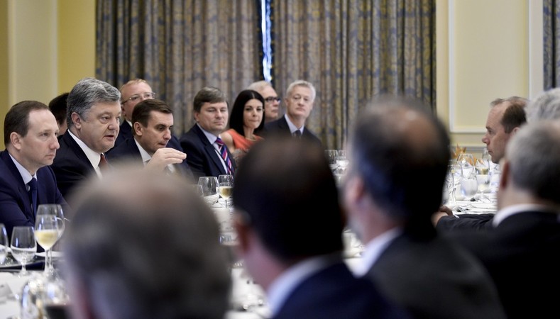 Президент Петр Порошенко пригласил представителей канадского бизнеса в Украину.