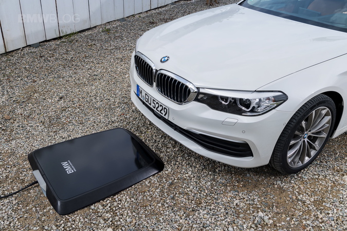 Одним з перших автовиробників, які нададуть комерційне рішення для підзарядки серійних електромобілів стала компанія BMW, передає ITC.