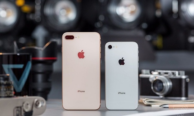 Компания Apple начала поставки новых смартфонов iPhone 8 и iPhone 8 Plus 22 сентября, но география была ограничена несколькими странами.