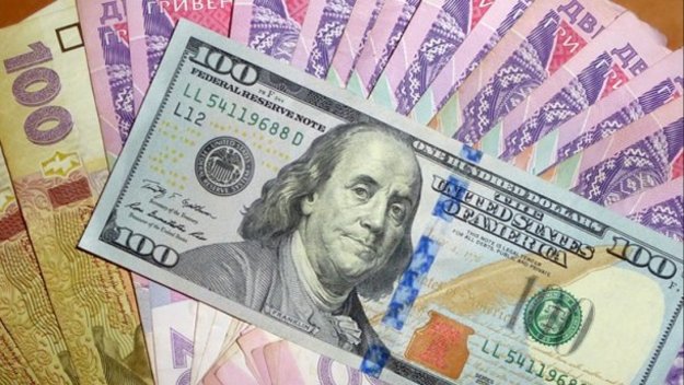Национальный банк повысил официальный курс гривны на 10 копеек до 26,53/$.