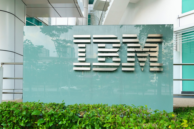 Американская технологическая компания International Business Machines (IBM) опубликует финансовый отчет за третий квартал во вторник после закрытия торговой сессии, сообщает аналитический отдел компании Trade12.