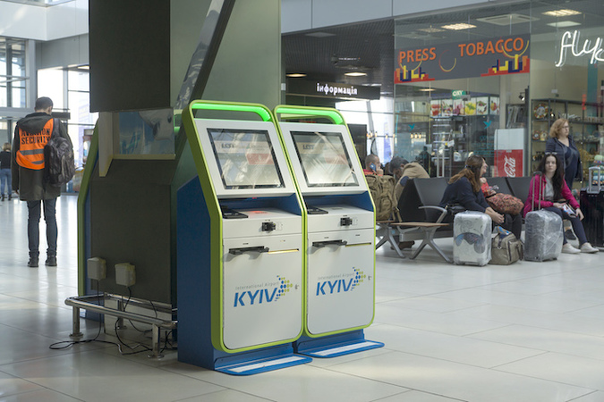 В аеропорту «Київ» встановлені кіоски самостійної реєстрації.