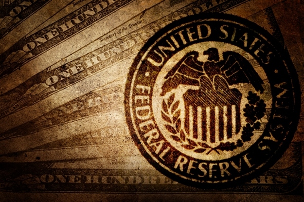 Комітет з відкритого ринку (FOMC) ФРС США за підсумками дводенного засідання залишив ключову процентну ставку (federal funds rate) без зміни на рівні 1-1,25% річних.