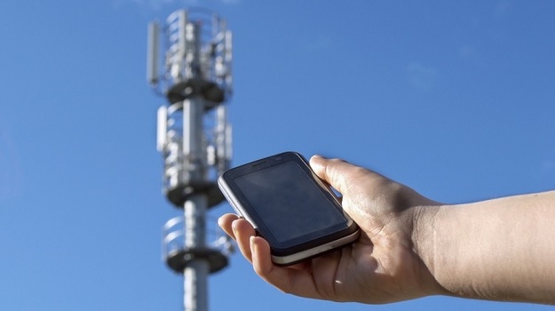 Кабмін скасував обов'язкову процедуру отримання операторами мобільного зв'язку дозволів на будівництво мобільних вишок.