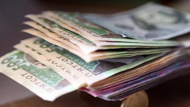 Пенсійний фонд України затвердив показник середньої заробітної плати (доходу) в середньому на одну застраховану особу в сумі 6 454 гривні 14 копійок.