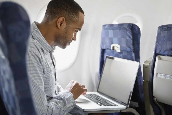Авіакомпанія МАУ планує запустити послугу доступу до интернет через Wi-Fi на бортах далекомагістральних літаків Boeing 777-200ER, поставка яких очікується до червня 2018 року.