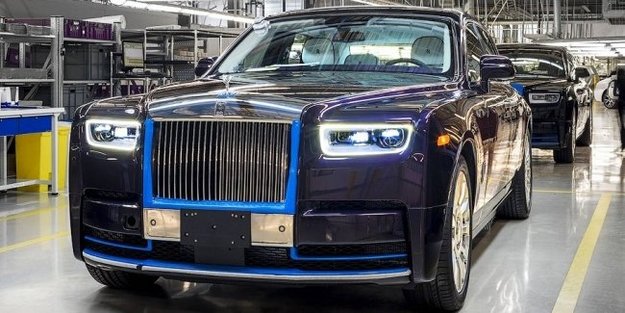 Компания Rolls-Royce намерена продать первый сошедший с конвейера экземпляр седана Phantom нового поколения на аукционе.