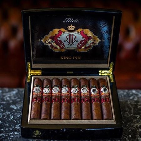 Компанія-виробник елітних сигар Rich Cigars оголосила про кардинальну зміну діяльності та назви.