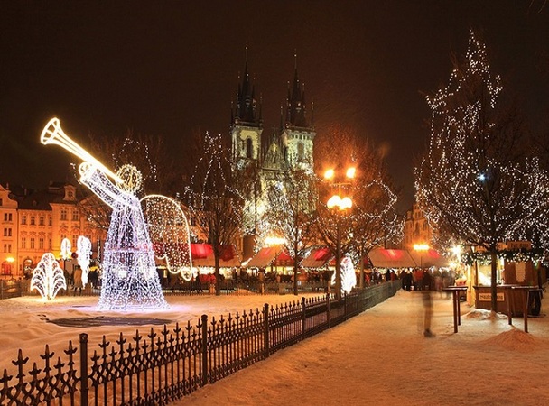Найпопулярнішим закордонним напрямом серед українців в грудні є Польща.