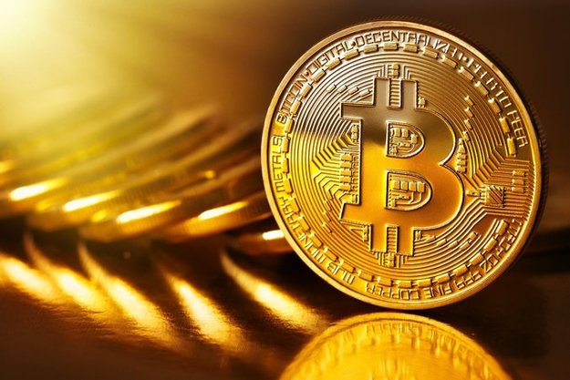 20 грудня, ціна цифрової валюти Bitcoin, після стрибка до $20 тис., впала до $16,557.