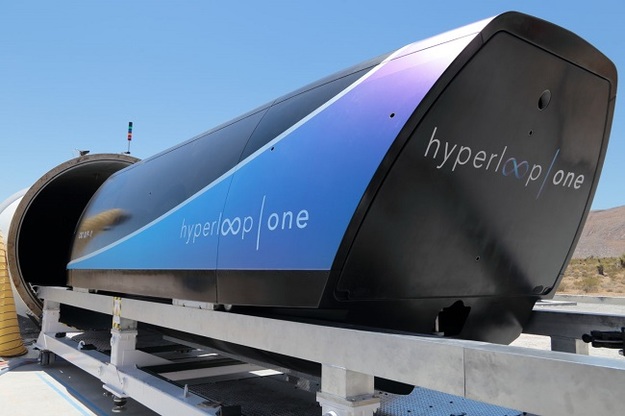 Компанія Virgin Hyperloop One встановила новий рекорд швидкості руху капсули Hyperloop в своєму випробувальному центрі DevLoop.
