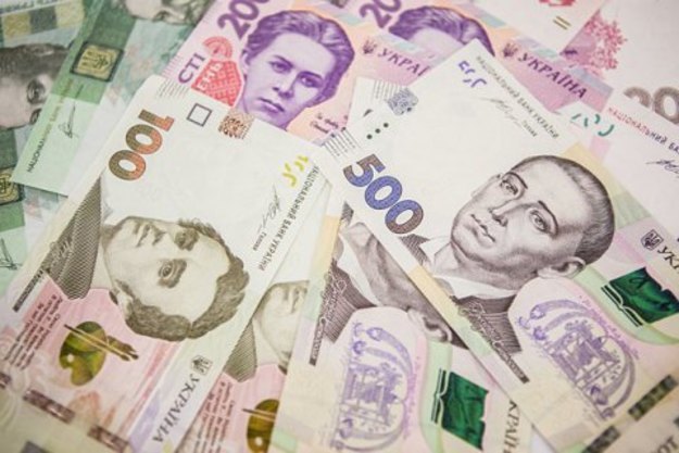 Минфин 26 декабря на плановом еженедельном аукционе по размещению облигаций внутреннего государственного займа привлекло в госбюджет 1,361 млн грн и 40,195 млн евро.