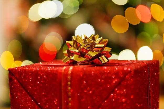 Кожен американець отримує мінімум один абсолютно непотрібний подарунок в рік, причому середня вартість таких подарунків становить $49,5.
