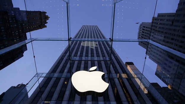 Компания Apple официально извинилась перед пользователями за замедление iPhone, но сообщила, что это — необходимая практика, и что компания будет так поступать и дальше.