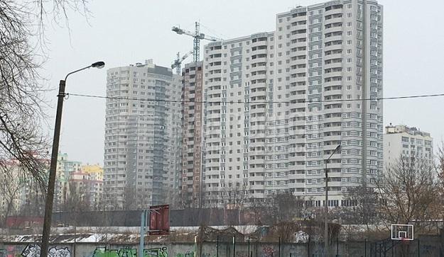 В 2015-2016 годах покупатель при выборе между покупкой старой квартиры в Киеве (хрущевка, гостинка) и новой квартирой в ближайшем пригороде в 70% случаев выбирал пригород.